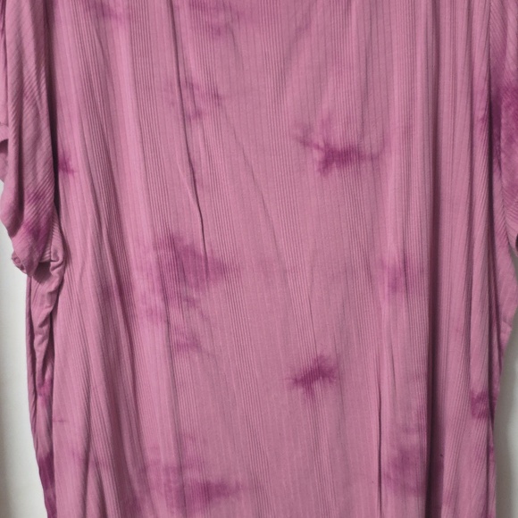 Torrid Short Sleeve Ribbed Tie-Dye Tee - Picture 3 of 5